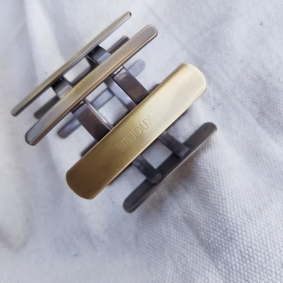 Modern sculpture cuff bracelet solid brass - Picture 4 of 4